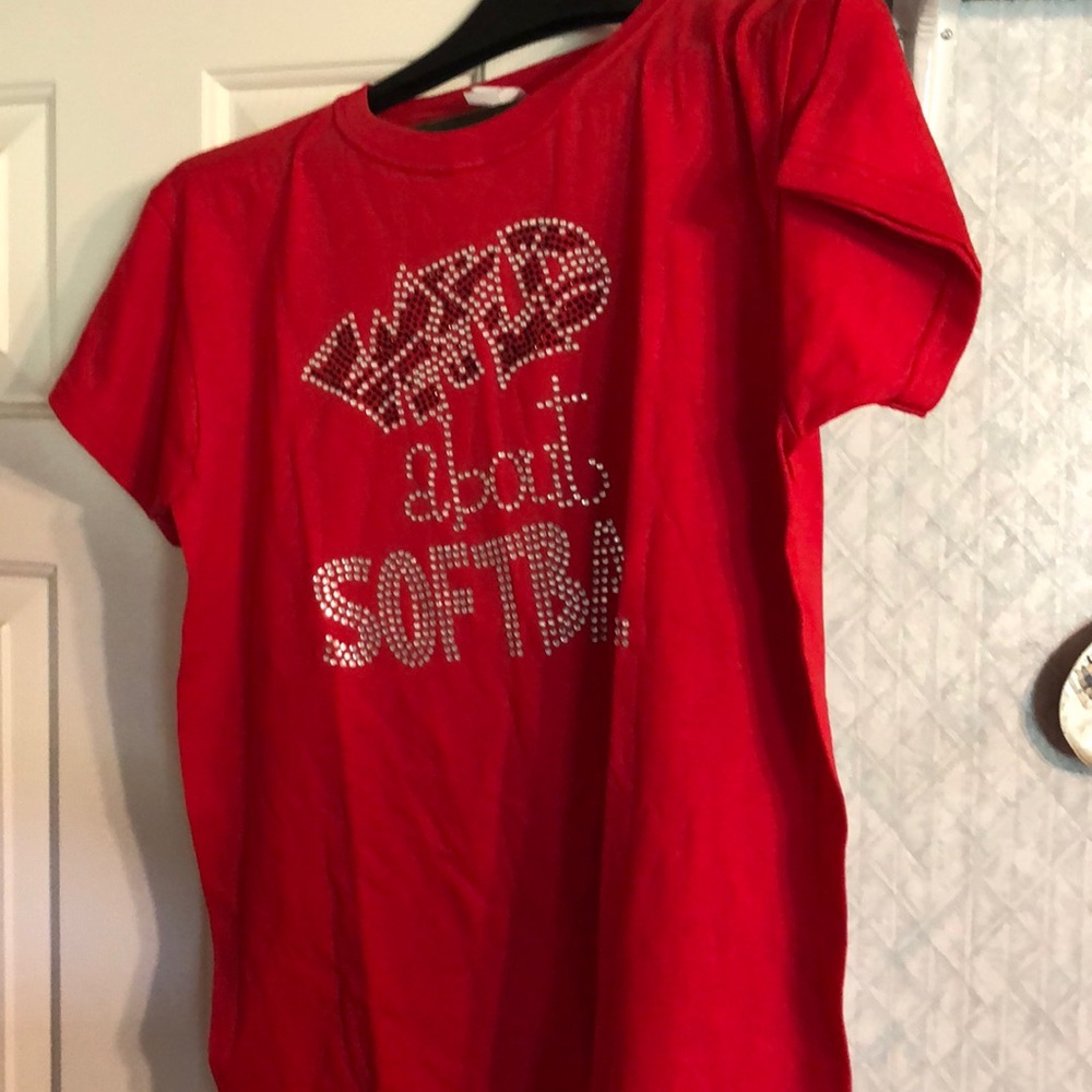 Softball tee